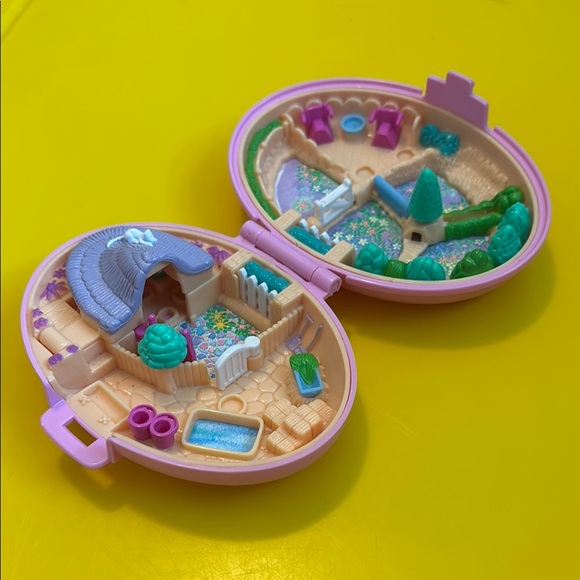 Vintage Polly Pocket Bluebird 1995 Shetland Pony Stables - Picture 1 of 4